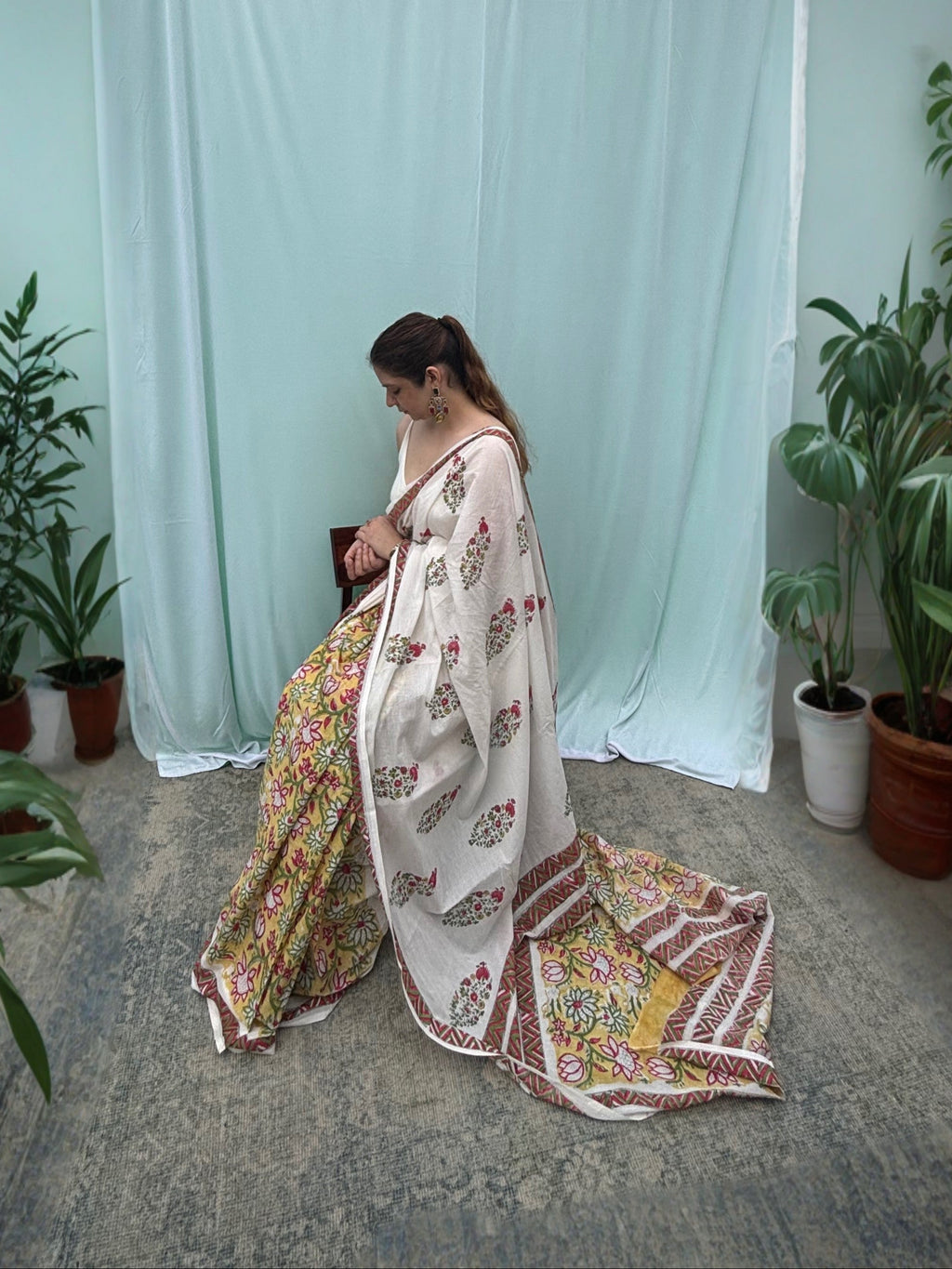 white cotton mulmul saree 1